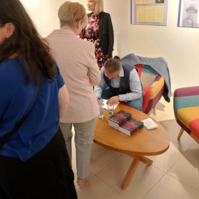 Vladimir Pakuševskij. Promocija romana Good Bye Merry Melody. Kulturni centar Lukijan Mušicki Temerin