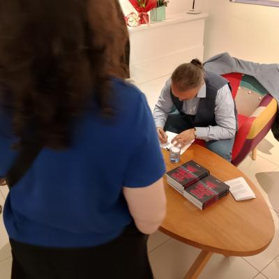 Vladimir Pakuševskij. Promocija romana Good Bye Merry Melody. Kulturni centar Lukijan Mušicki Temerin. 2025.