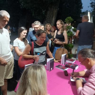 Promocija romana. Štrand. 2025.